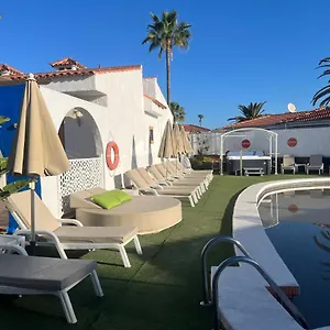 3* Kompleks wypoczynkowy Rainbow Golf Bungalows, Gay Men-only